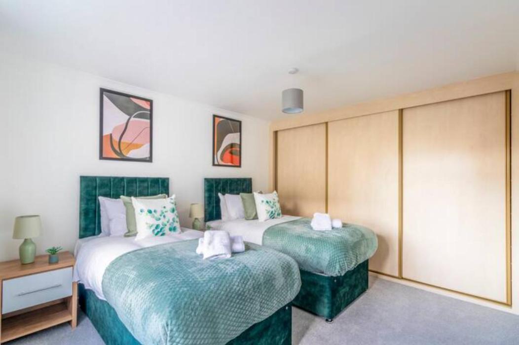 Large Sea View 2 Bedroom Sleeps 6 - Free Parking Bournemouth Buitenkant foto